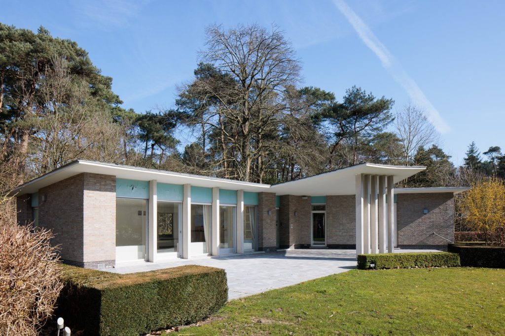 Architecturale woning op een perceel van ca. 4.162m²