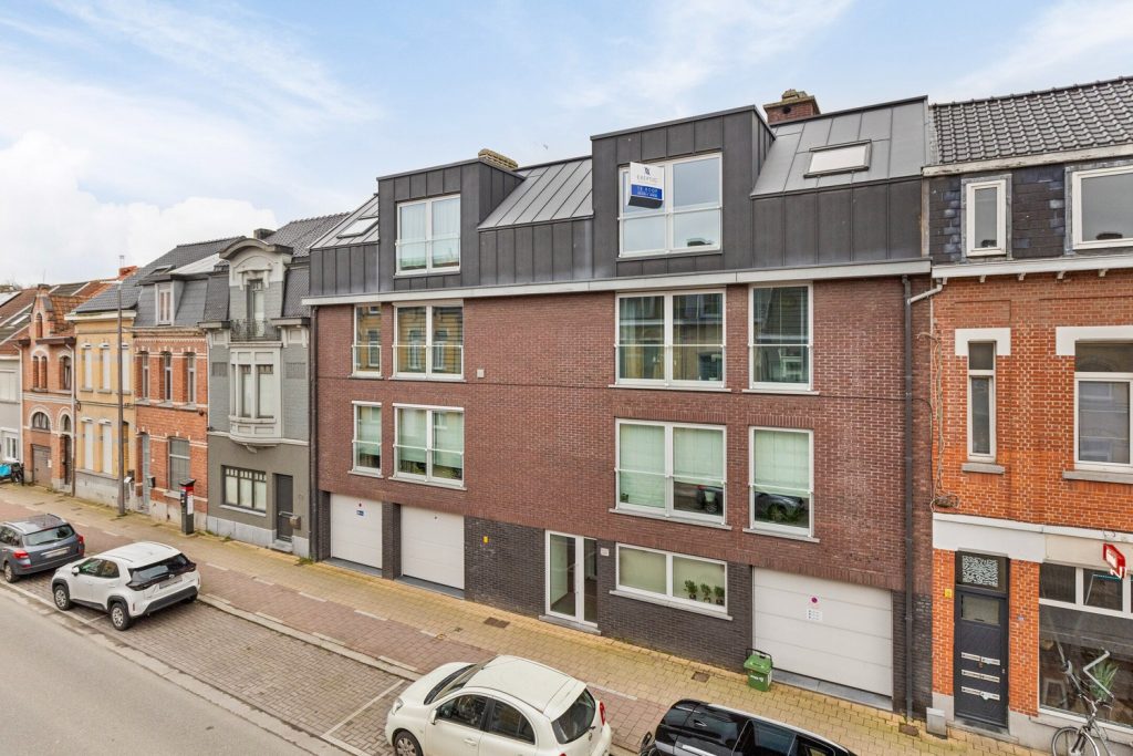 Verzorgd appartement met ruim terras