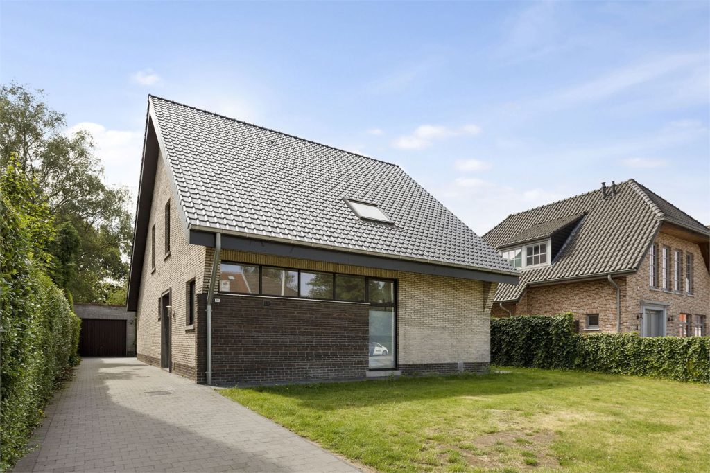 Lichtrijke villa met riante tuin