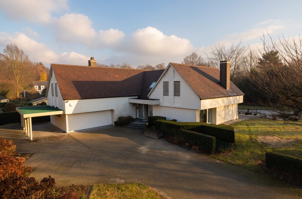 Riante villa op ruim perceel van ca. 3.928m2