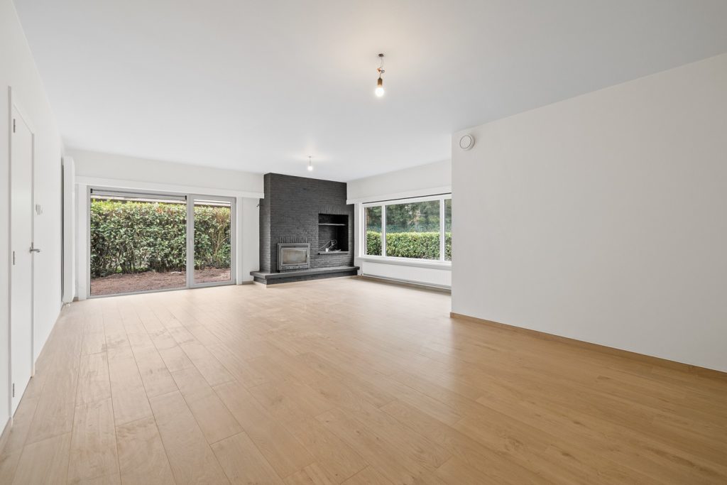 Grondig gerenoveerde bungalow met ruime tuin